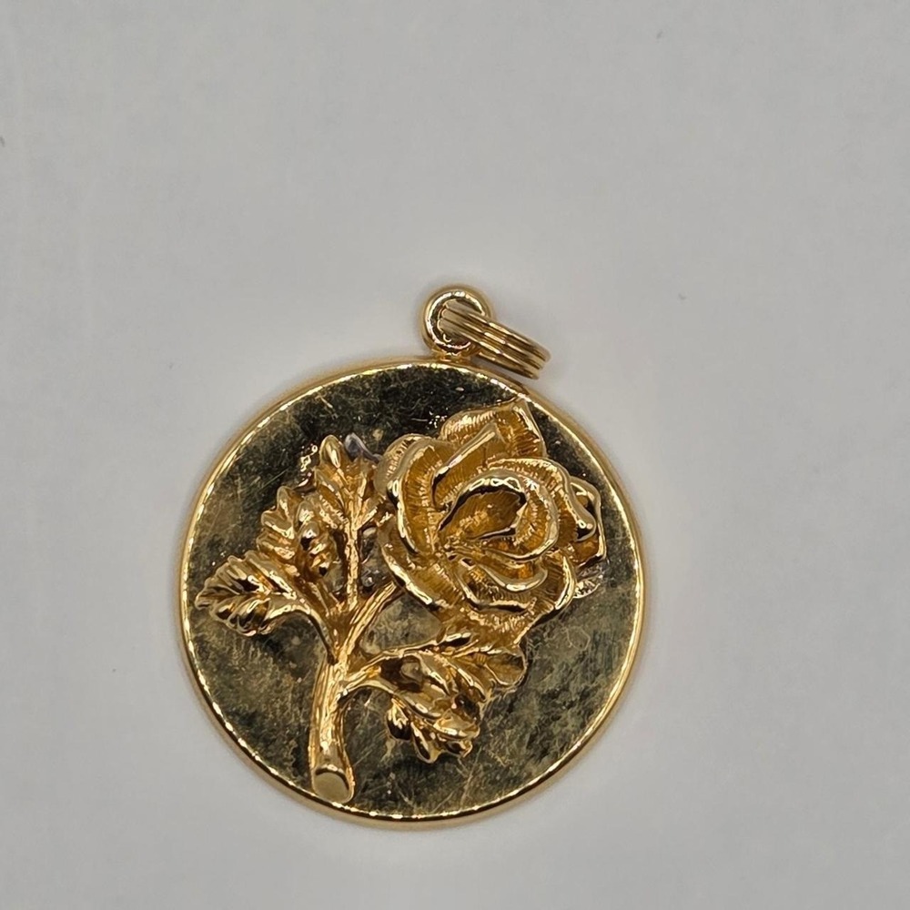 Avon Pendant Women OS Gold Good 100th Anniversary Vintage Rose Medallion